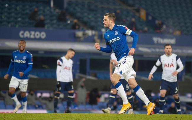 不僅脫穎而 不僅脫穎而