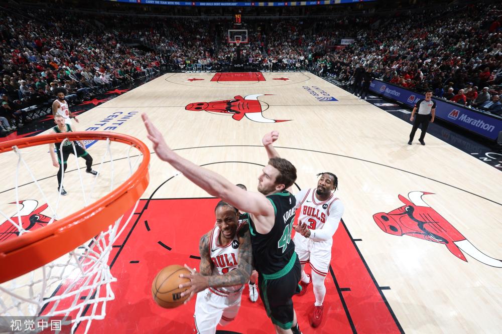 激烈比赛中 激烈比赛中