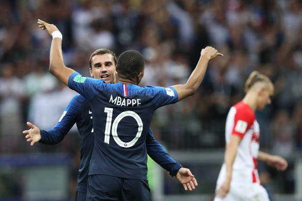 相比之下 相比之下